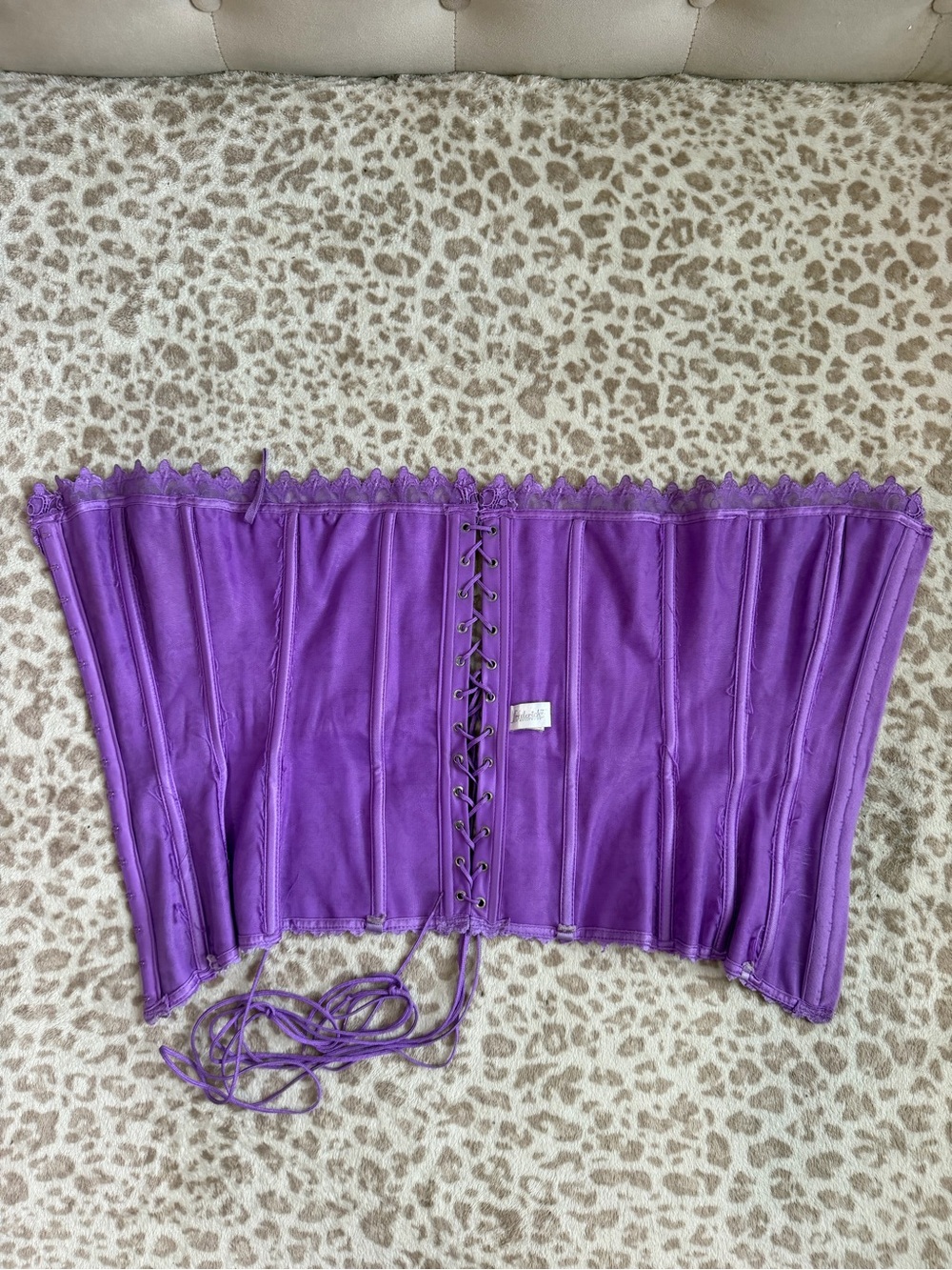Frederick's of Hollywood Vintage Lace-Up Underbust Corset